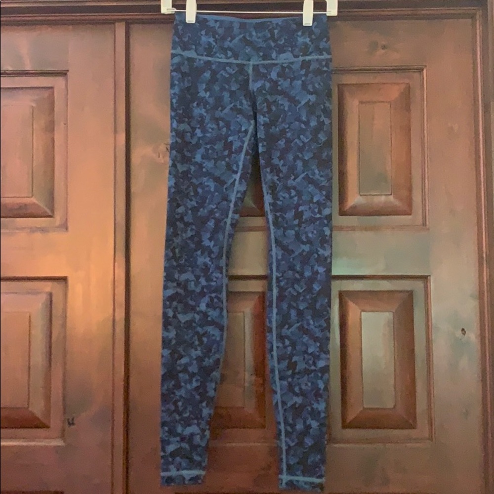 Lululemon yoga/workout pants - Picture 1 of 3